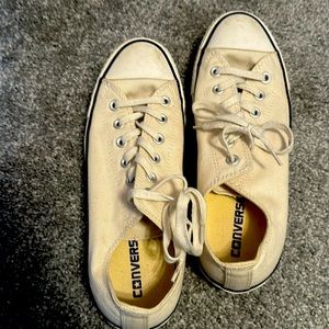 Converse men 8 -woman 10 size